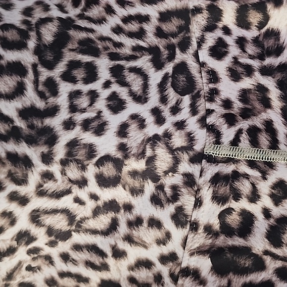 Beach Riot Sport soft cream/brown leopard print workout legging! - Picture 6 of 12